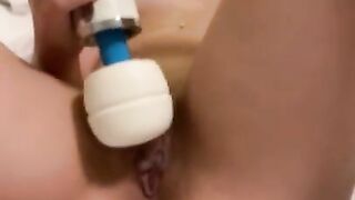 Lexie and Selena Squirt