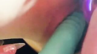 Watch me Fuck my Cunt up Close