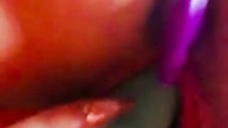 Watch me Fuck my Cunt up Close