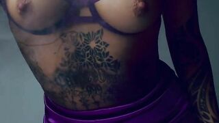 sexy nude tattoo girl