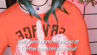 La putita de Miausiscat baila en Tiktok para sus seguidores y mueve sus ricas tetas