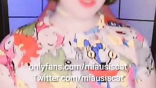 La putita de Miausiscat baila en Tiktok para sus seguidores y mueve sus ricas tetas
