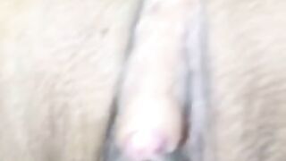 Amateur Latina gets her pussy fisted *must watch*