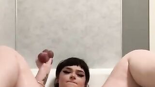 BBW uses dildo in bath