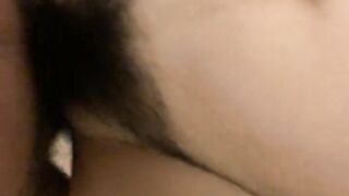 已婚少妇来我家里干一炮，表情投入，叫声销魂