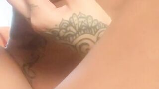 FOOT FETISH & PUSSY MASTURBATION - Susy Gala