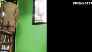 Quicky muna kahit may tao s labas