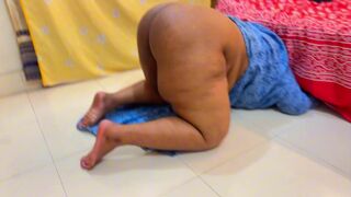 Big Ass Muslim Stepmom Stuck Under Bed - Saudi Arabia