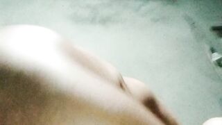 Mi hijastro me mama mis tetas muy rico