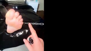 Submissive wife in latex tied up has a great orgasm