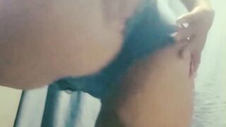 Sola en mi cuarto