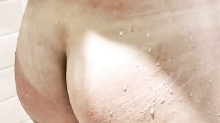Spying on my Stepsister for a Sexy Shower Show