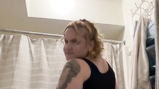 Bouncing My Ass in These Jeans