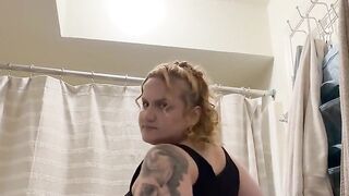 Bouncing My Ass in These Jeans